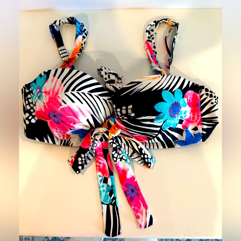 Coco Reef Bold Floral Print Bikini Top, Size 36-38 C Cup